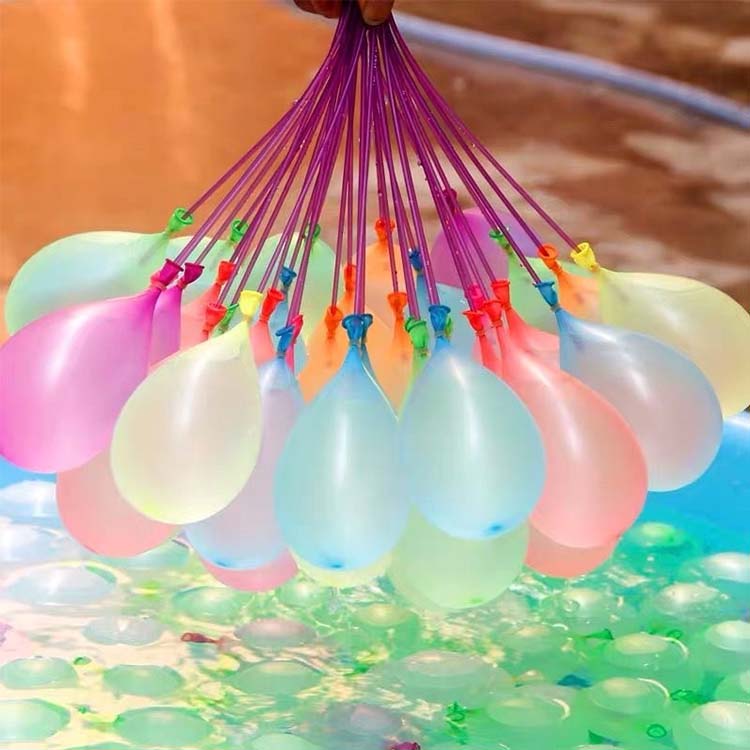 Kort stångvattenfylld ballong